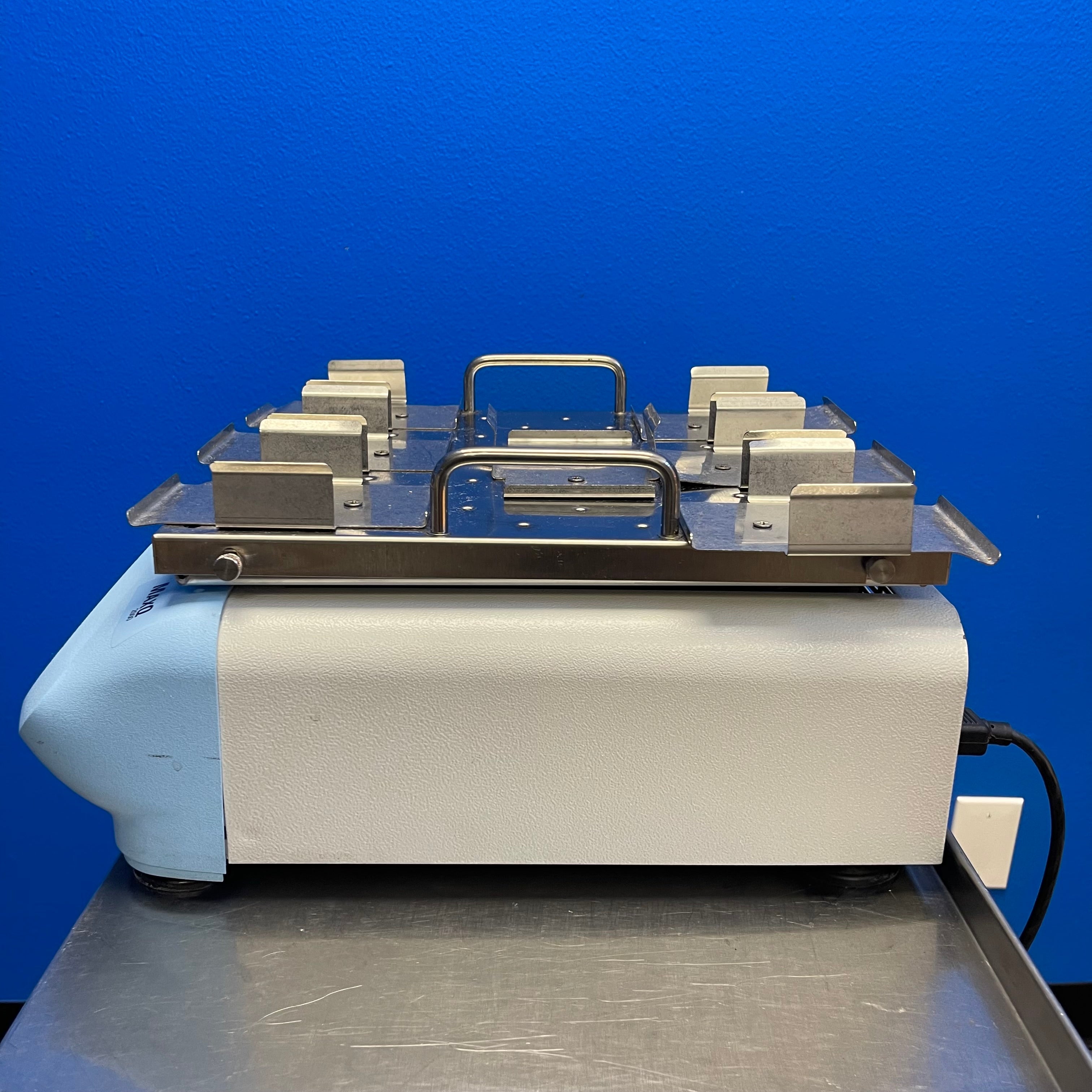 Thermo Scientific 4314 MAXQ SHKE2000 Open Air Platform Benchtop Orbital Shaker
