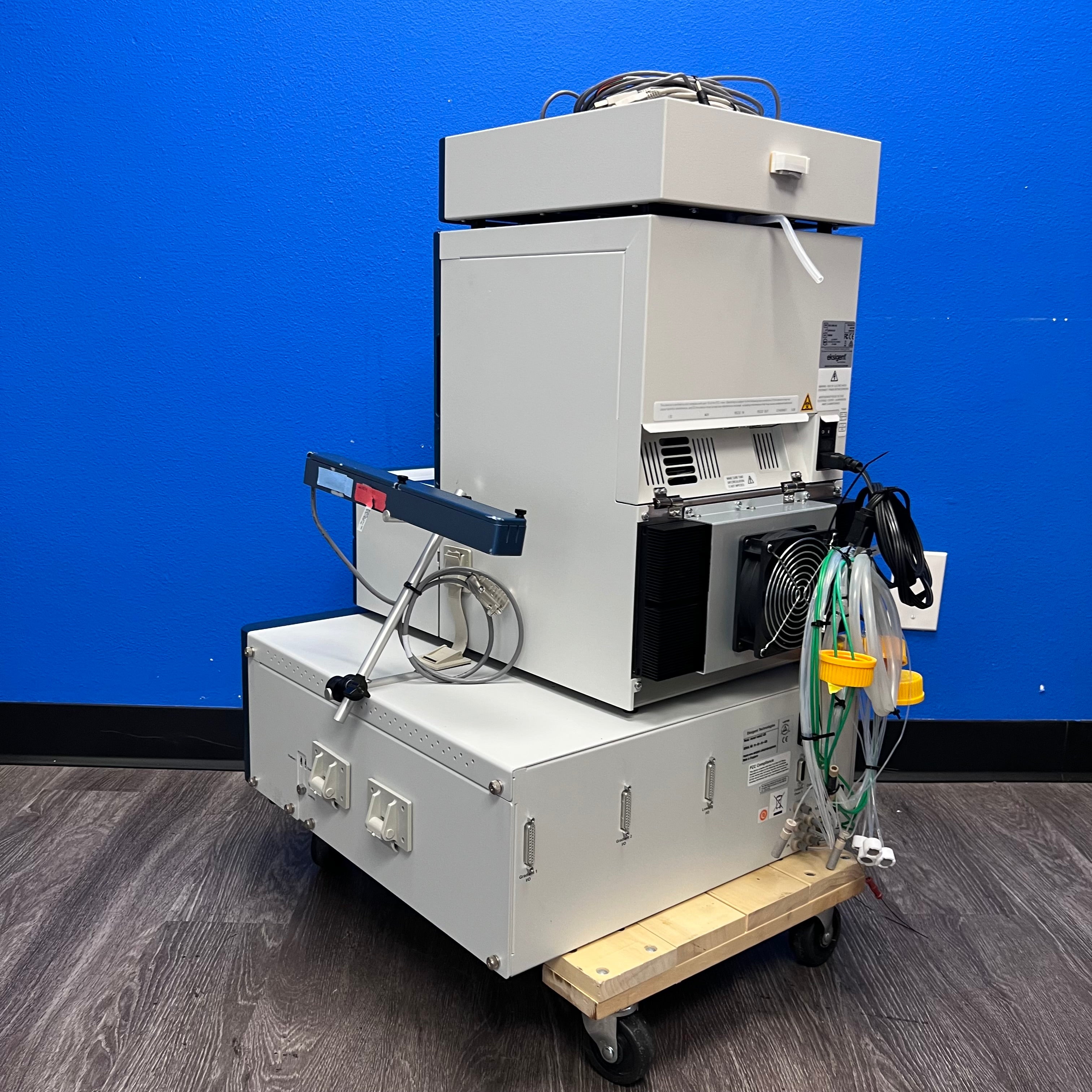 Eksigent Ekspert NanoLC 425 HPLC System with NanoLC 400x AS Autosampler 100–240V
