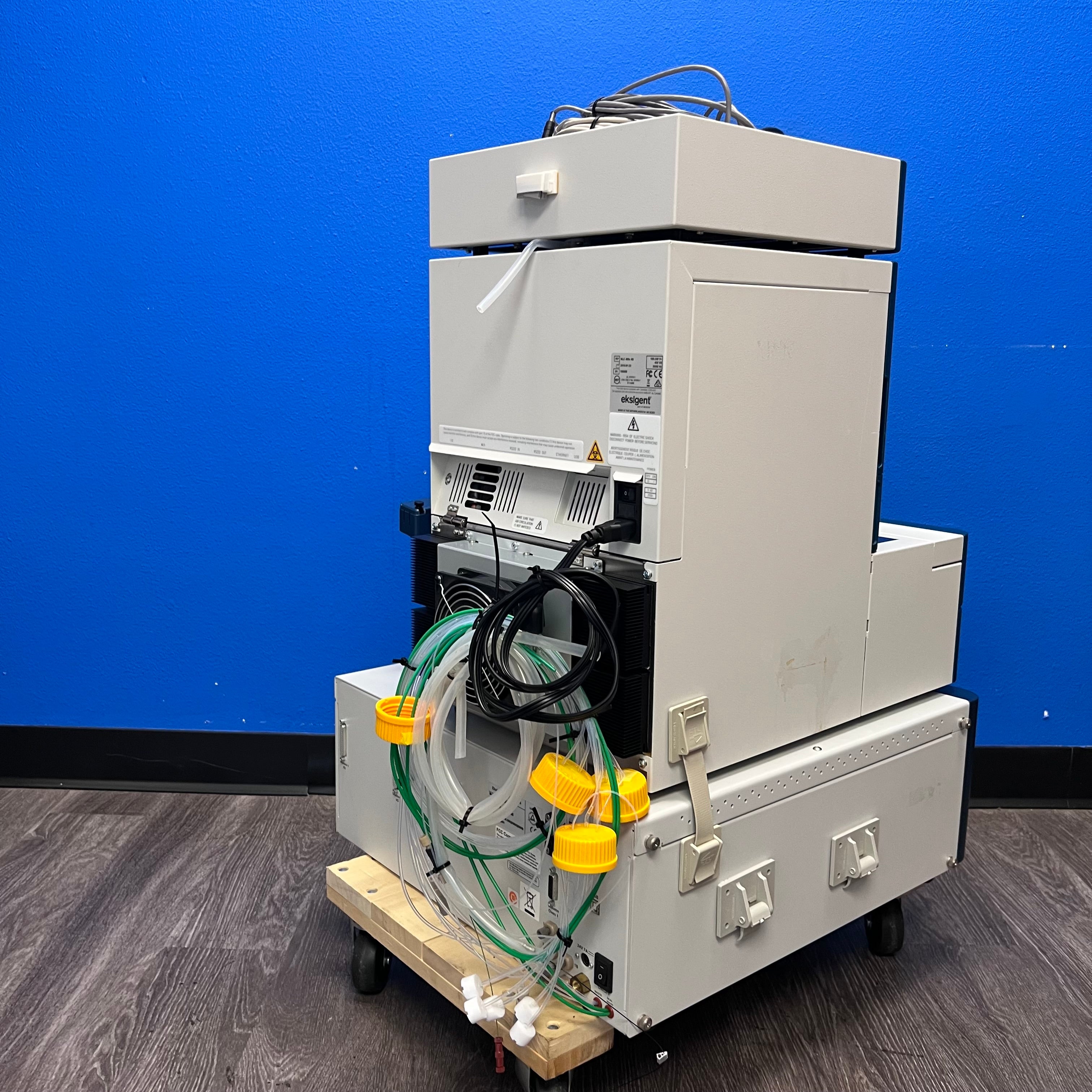 Eksigent Ekspert NanoLC 425 HPLC System with NanoLC 400x AS Autosampler 100–240V