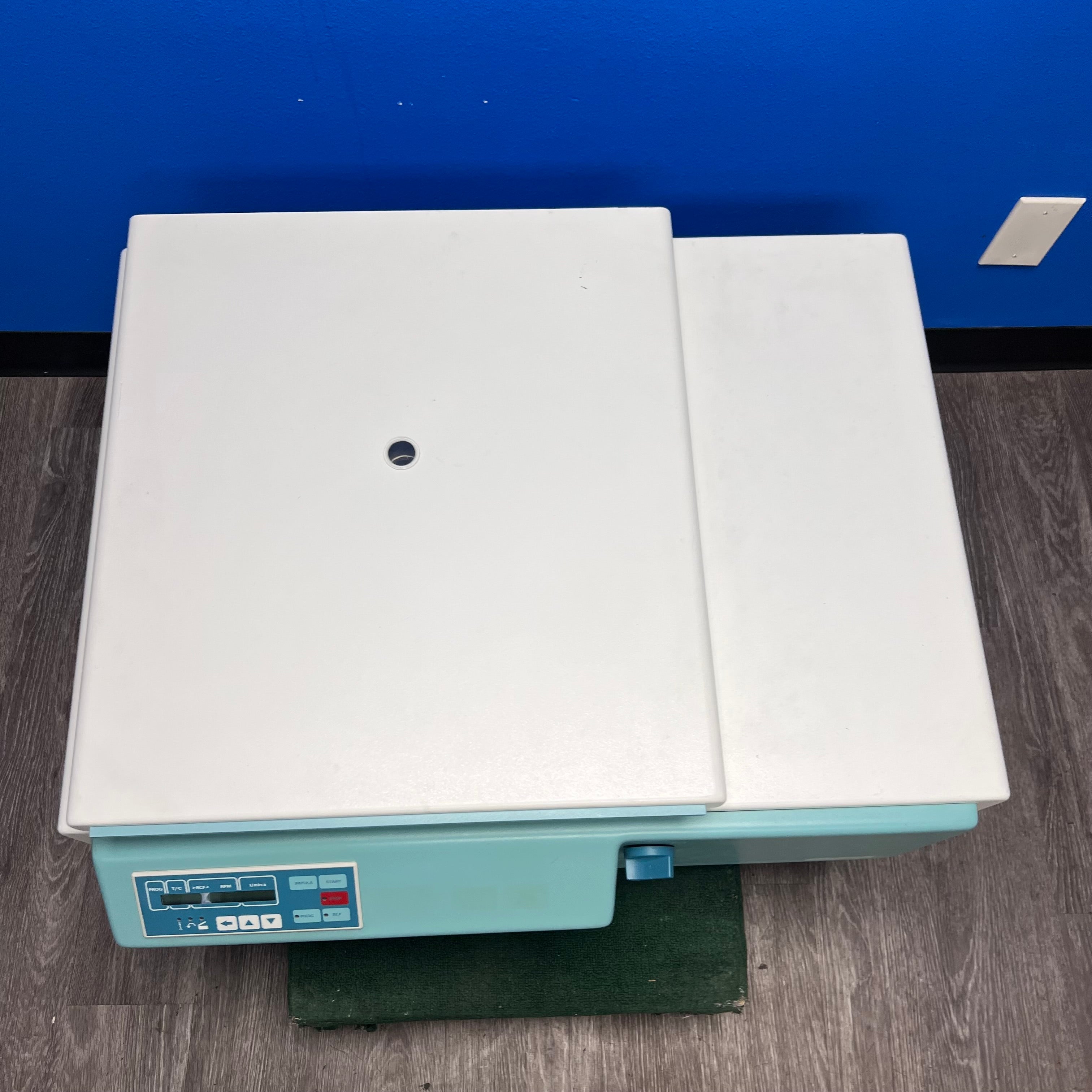 Hettich Rotanta 460R Refrigerated Benchtop Centrifuge Typ 4810-01 7500 RPM