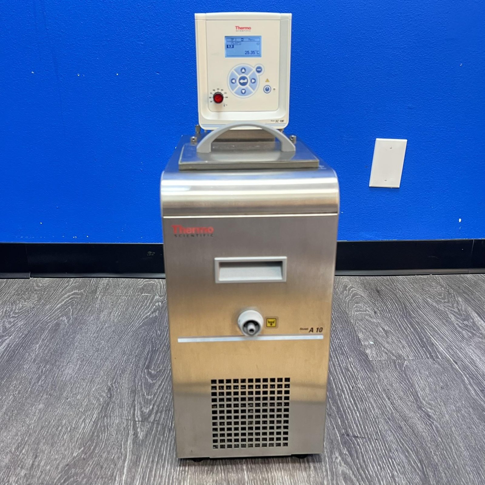 Thermo Scientific SC100-A10 refrigerated bath circulator