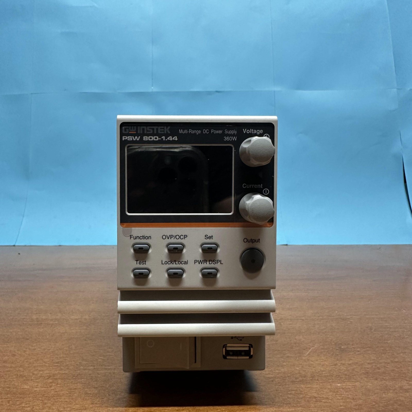 GW Instek PSW 800 DC power supply front view
