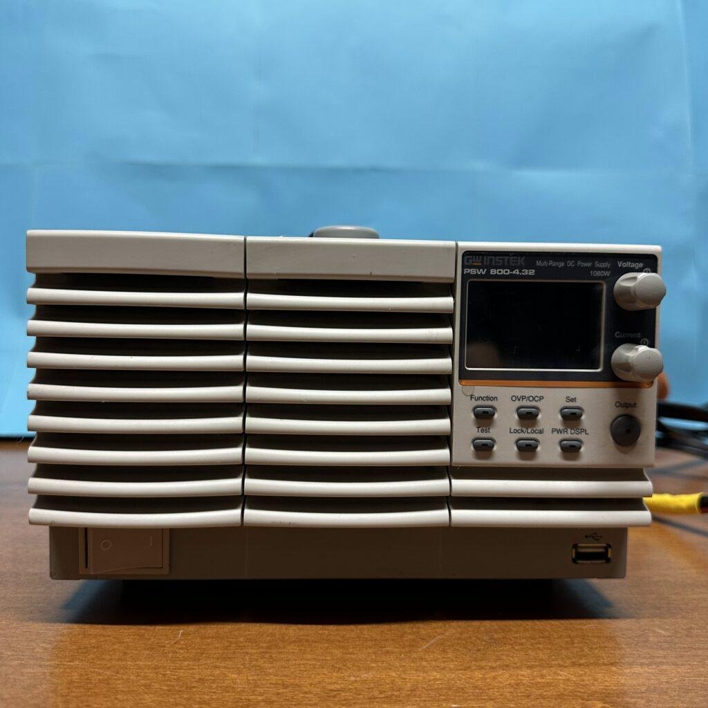 GW Instek PSW 800-4.32 DC power supply front view