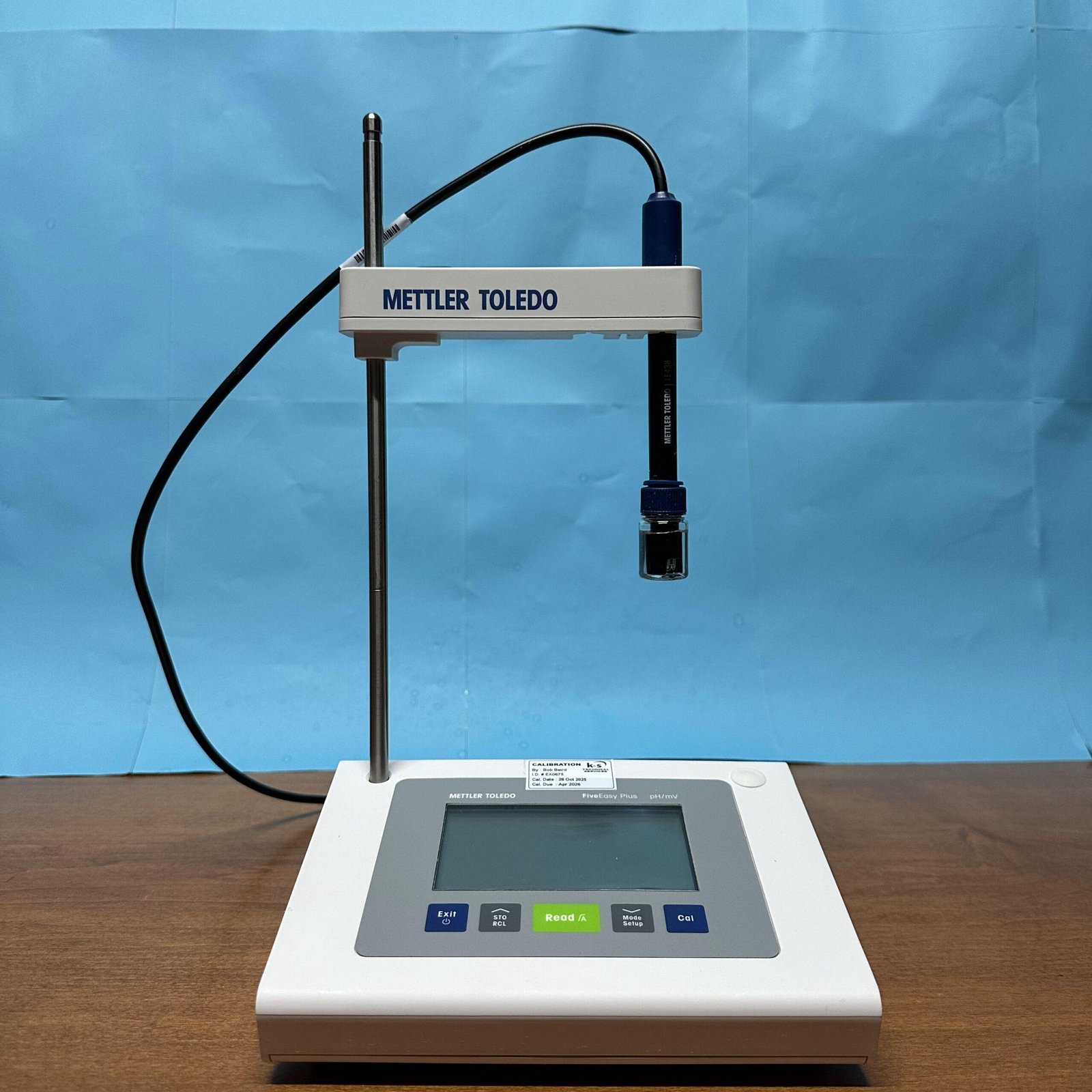 Mettler Toledo FiveEasy Plus FP20 benchtop pH meter front view