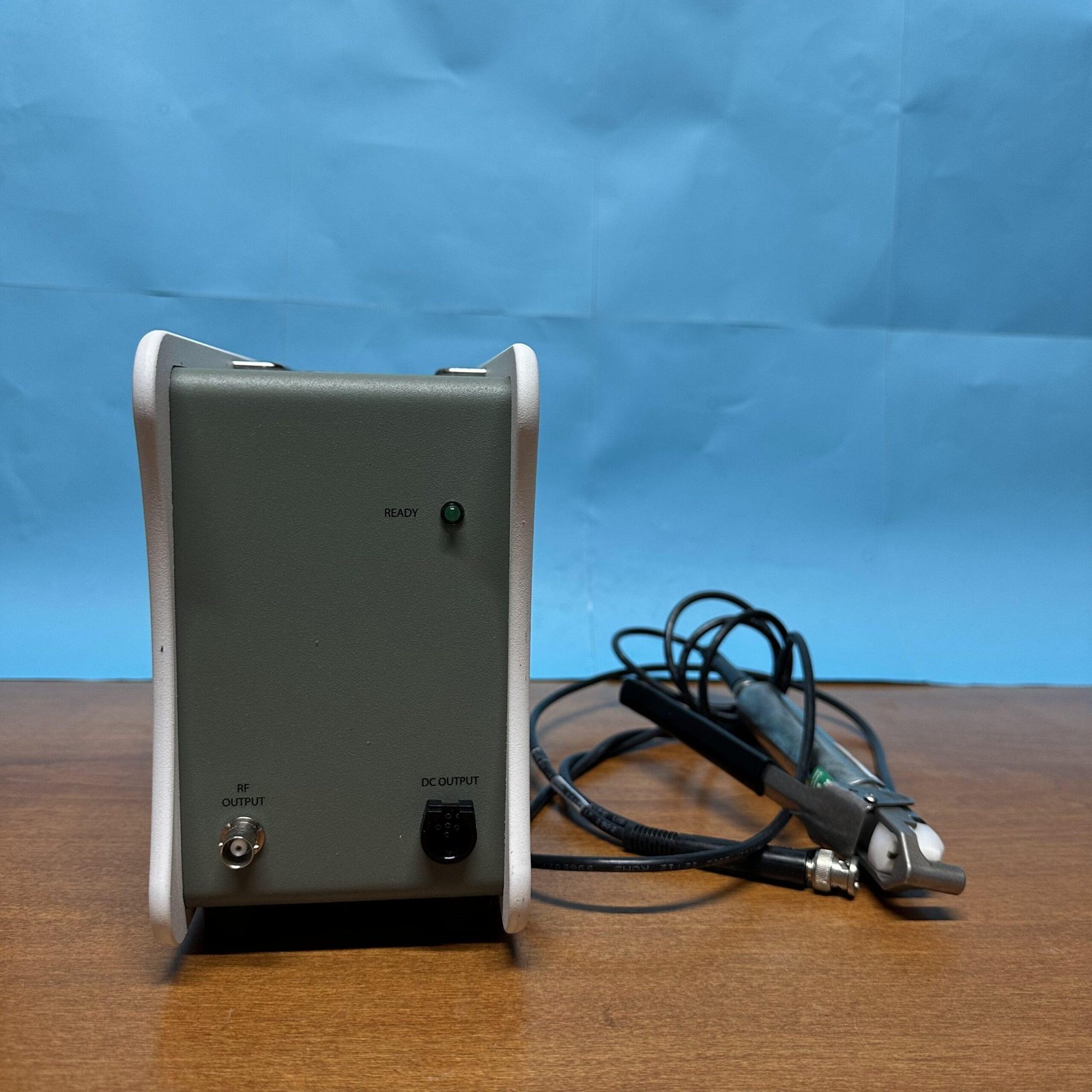 Sexton Model 4700 benchtop tube sealing system with Vante 4105 head front view