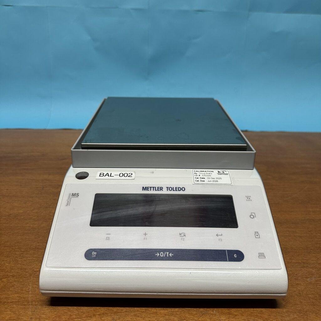 Mettler Toledo MS3002S precision balance front view